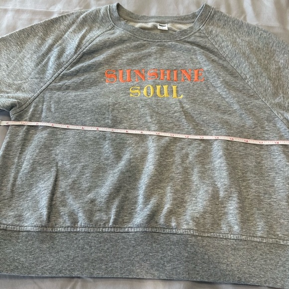 Old Navy “Sunshine Soul” Short Sleeve Sweat Shirt Small - Picture 9 of 13